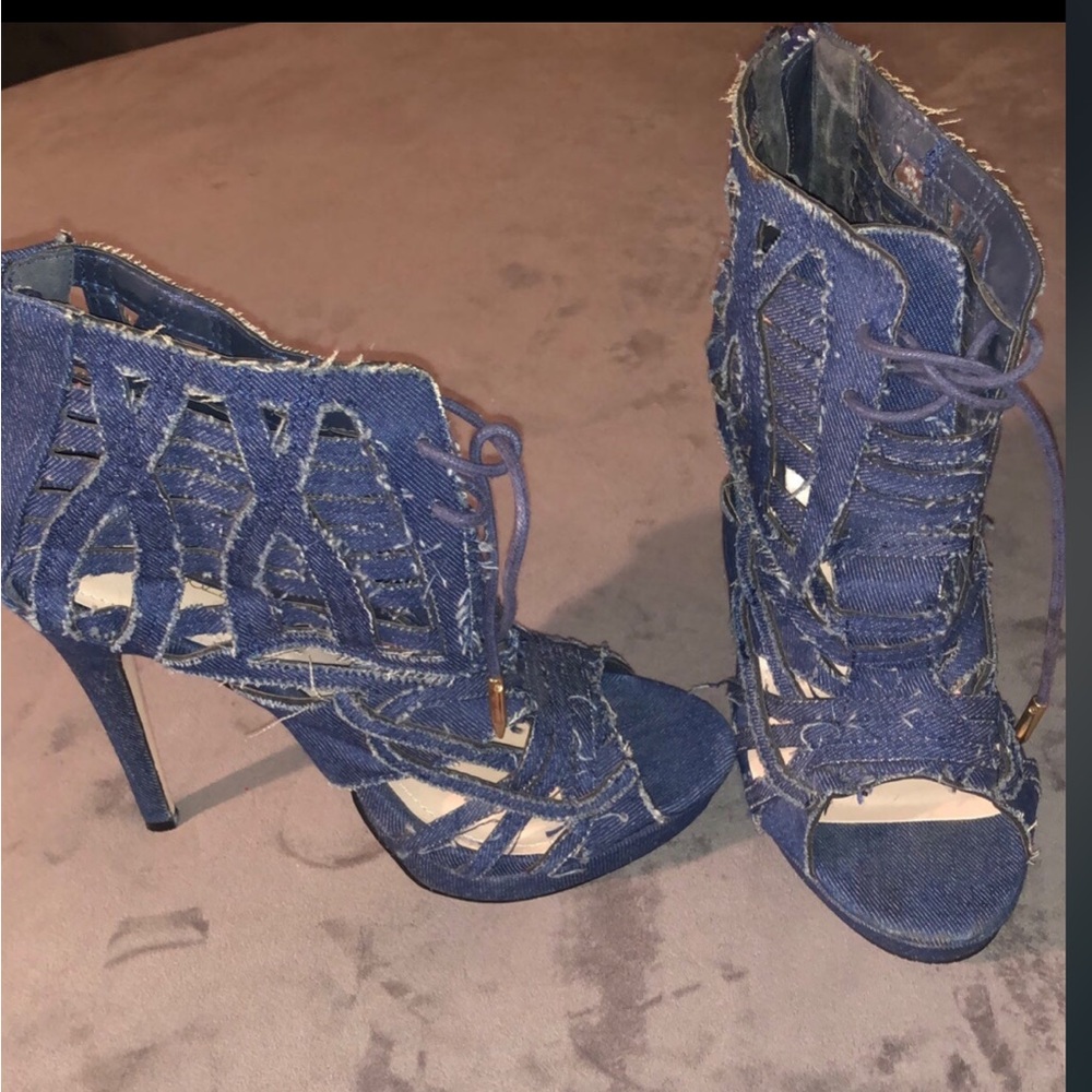 Shoe dazzle denim cutout lace up heels size 9